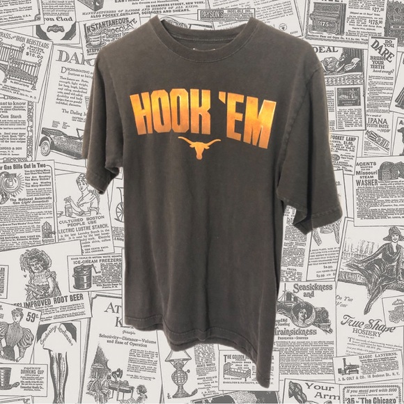 Brown Authentic Apparel Hook’Em Horns Graphic Tee, Size Small - Picture 1 of 3